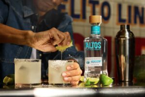 Kaip sukurti tobulą agavos spiritinių gėrimų kolekciją namų barui